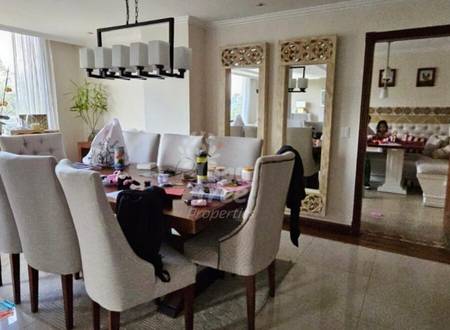 Luxurious 3-Bedroom Apartment with Private Bathrooms and River Views
