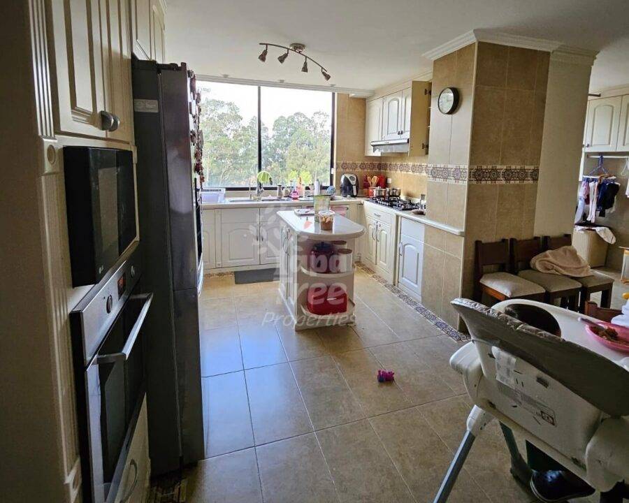 Luxurious 3-Bedroom Apartment with Private Bathrooms and River Views