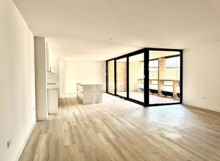 Luxury 2-Bedroom Condo with Private River-View Terrace in El Centro