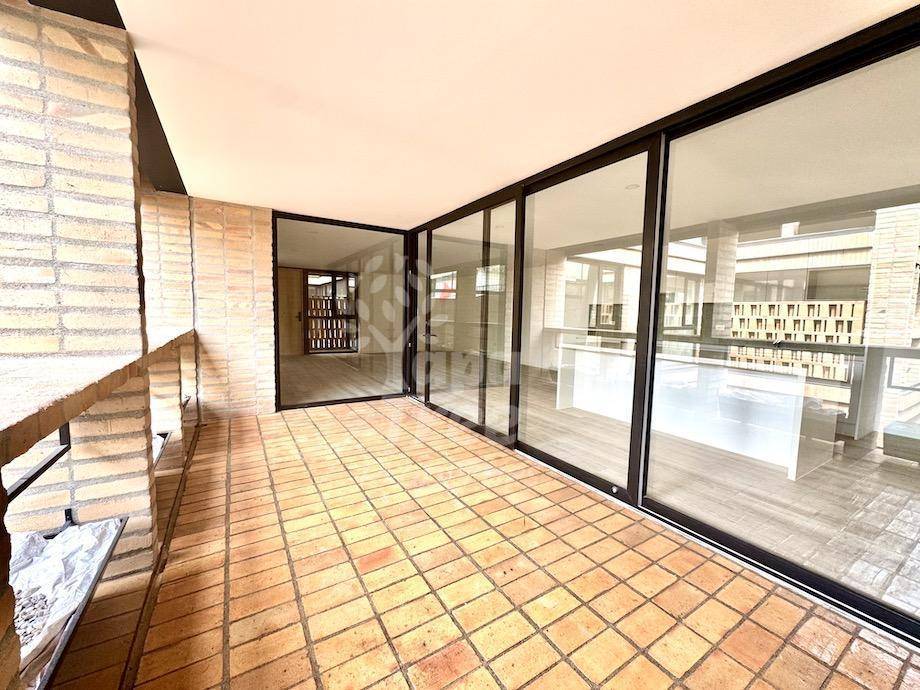Luxury 2-Bedroom Condo with Private River-View Terrace in El Centro