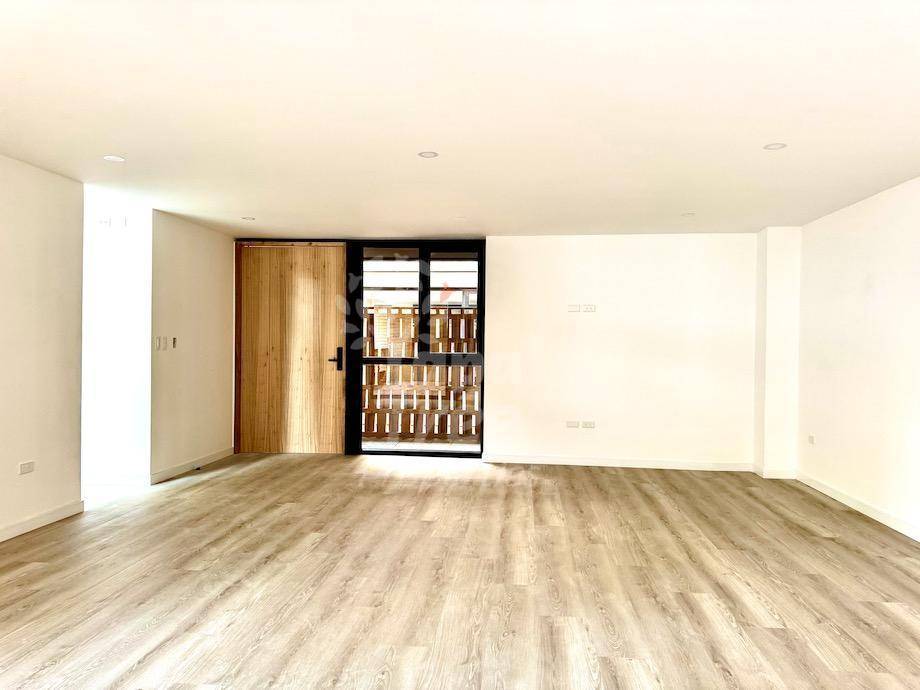Luxury 2-Bedroom Condo with Private River-View Terrace in El Centro