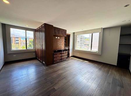 Luxury 3 BDRM Apartment in Puertas del Sol