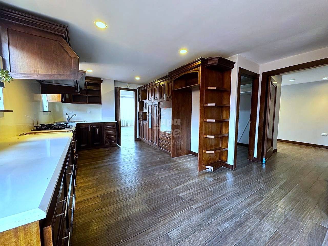 Luxury 3 BDRM Apartment in Puertas del Sol