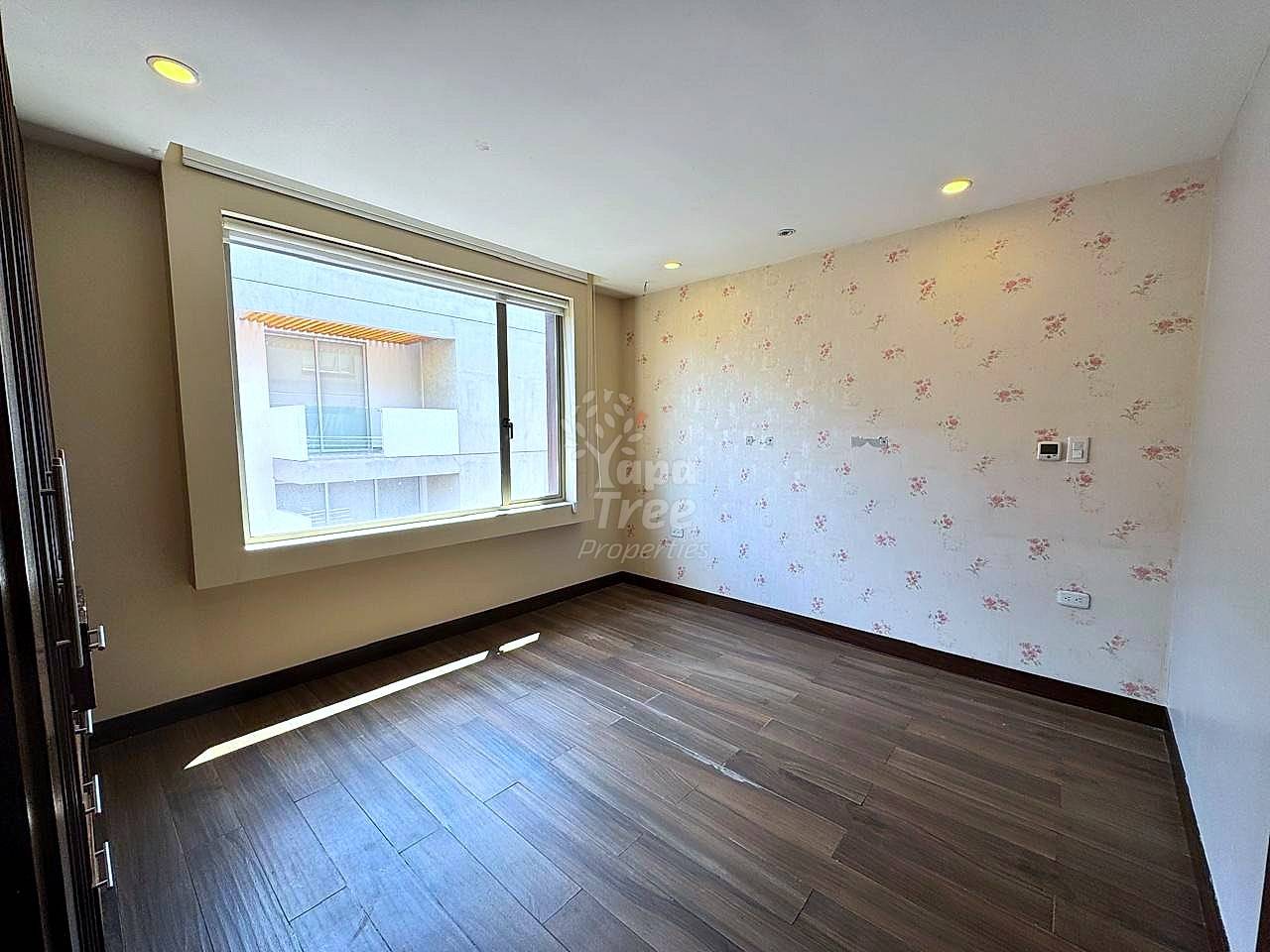 Luxury 3 BDRM Apartment in Puertas del Sol