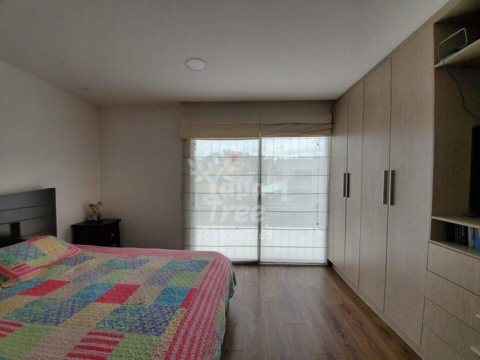 Luxury 3-Bedroom Home with Private Balcony in Prime Av. Primero de Mayo Location