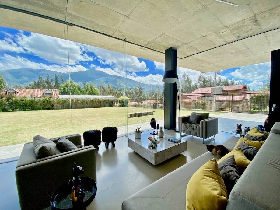 Breathtaking 5BDR Residence at the Outskirts of Cuenca [Award-winning Residence]