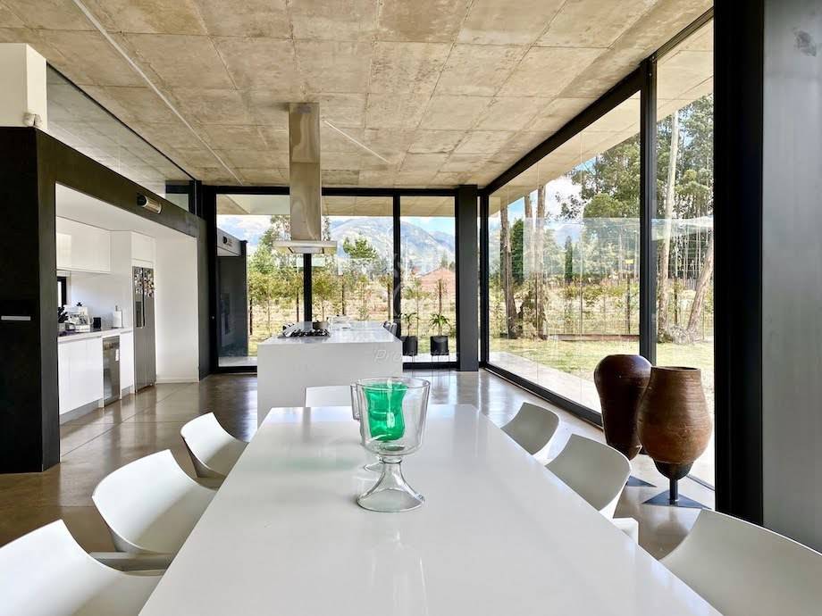 Breathtaking 5BDR Residence at the Outskirts of Cuenca [Award-winning Residence]