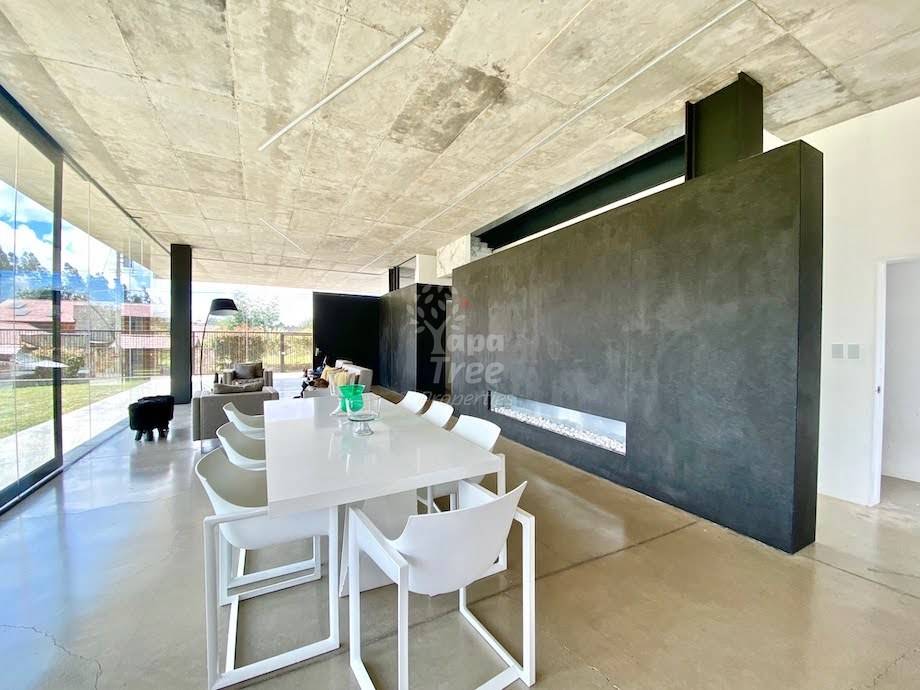 Breathtaking 5BDR Residence at the Outskirts of Cuenca [Award-winning Residence]