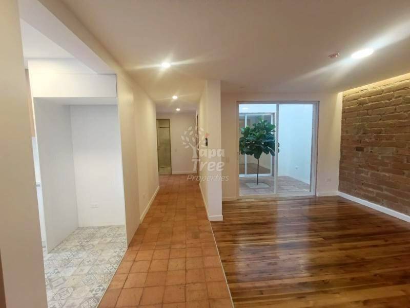 Three Renovated Luxury Apartments in El Centro Cuenca (Conservatorio Sector)