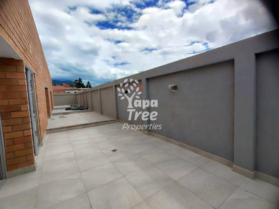 Modern 1- and 2-Bedroom Apartments with Jacuzzi in Misicata, Cuenca