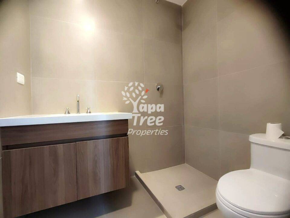 Modern 1- and 2-Bedroom Apartments with Jacuzzi in Misicata, Cuenca