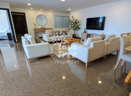 Modern 2-Bedroom Apartment Near Tomebamba