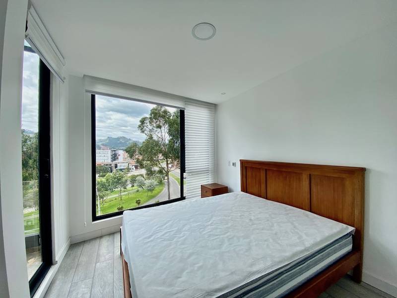 Modern 2-Bedroom Apartment with River Views and Terraces