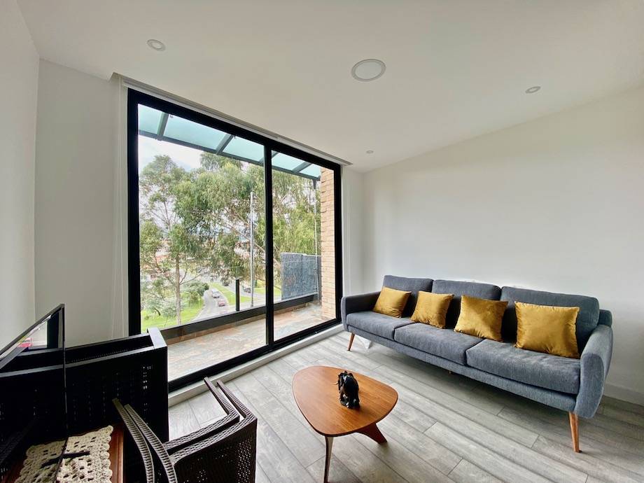 Modern 2-Bedroom Apartment with River Views and Terraces