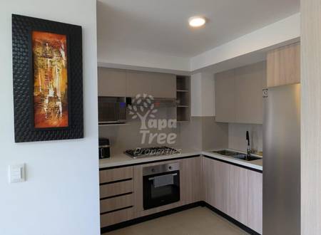 Modern 2-Bedroom Top-Floor Apartment with Stunning City Views