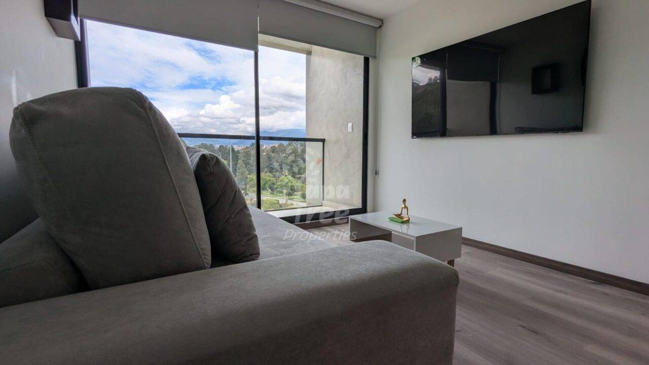 Modern 2-Bedroom Top-Floor Apartment with Stunning City Views