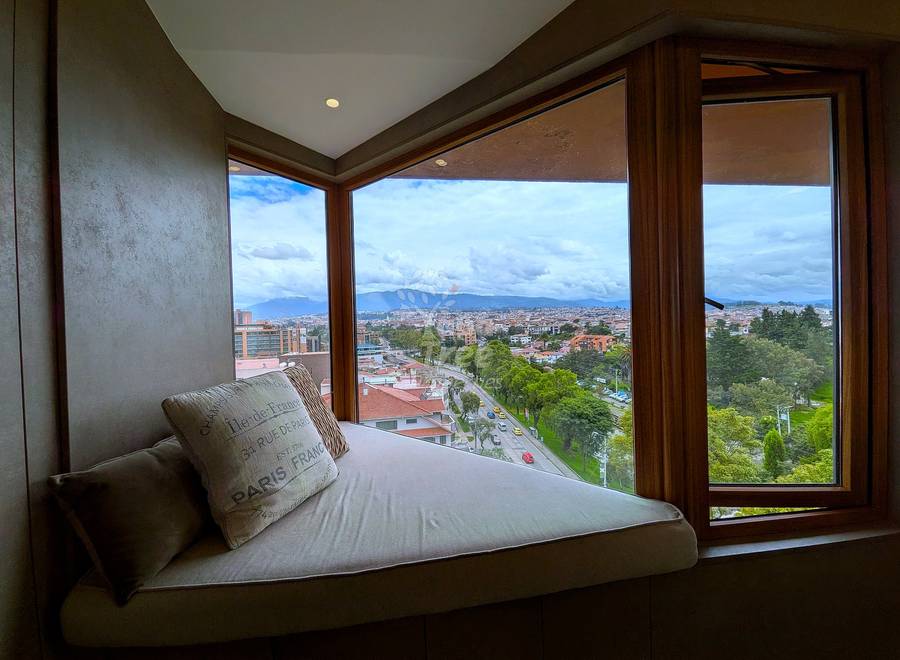 Penthouse in front of Pumapungo Ruins