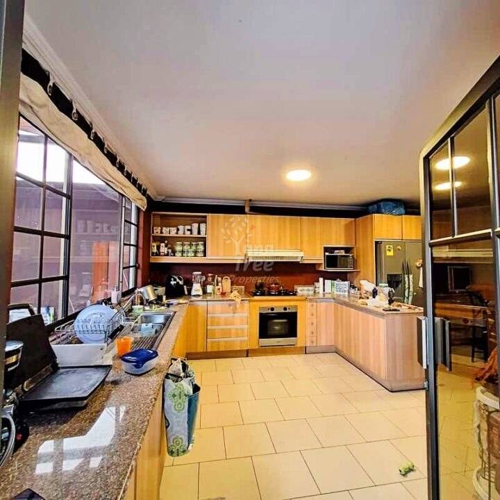 Serene Living near El Paraiso Park: 4-Bedroom House for Sale