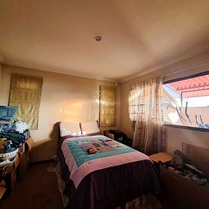 Serene Living near El Paraiso Park: 4-Bedroom House for Sale