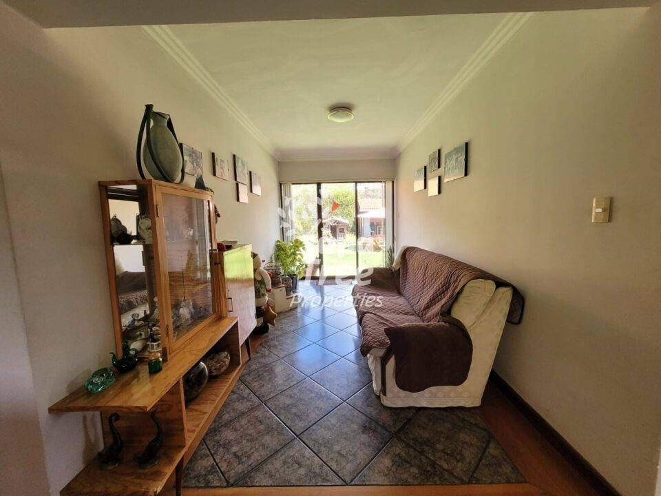 Spacious 1-Story Family Home with Panoramic Views in Challuabamba