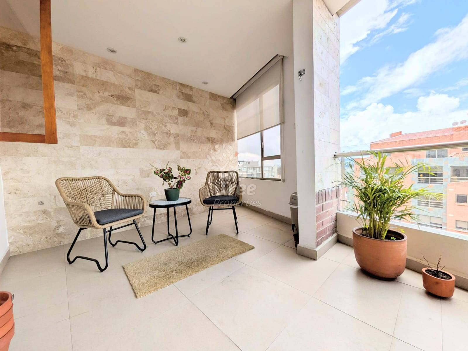 Spacious 3-Bedroom Apartment in Remigio Crespo