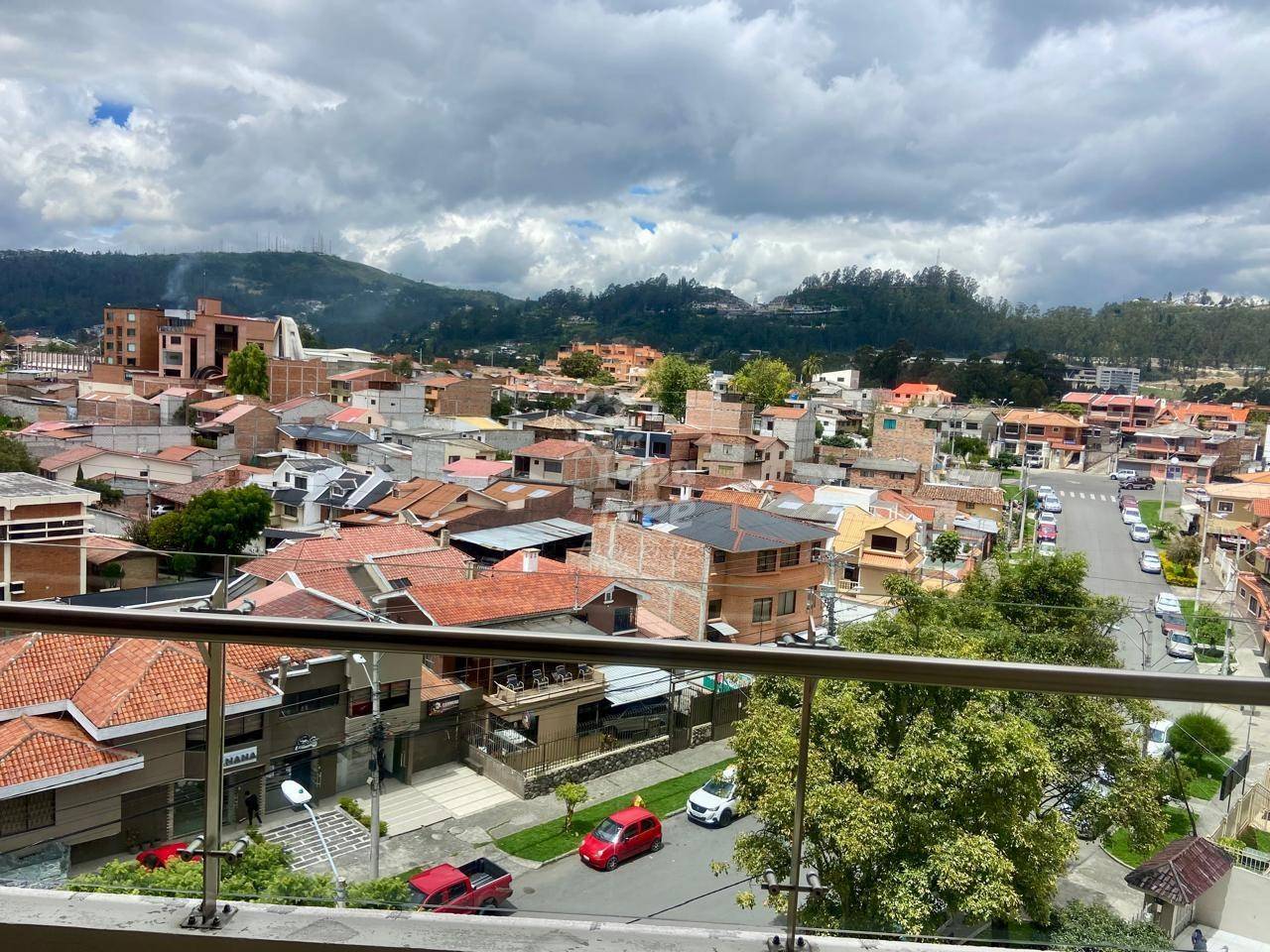 Spacious 3-Bedroom Apartment in Remigio Crespo