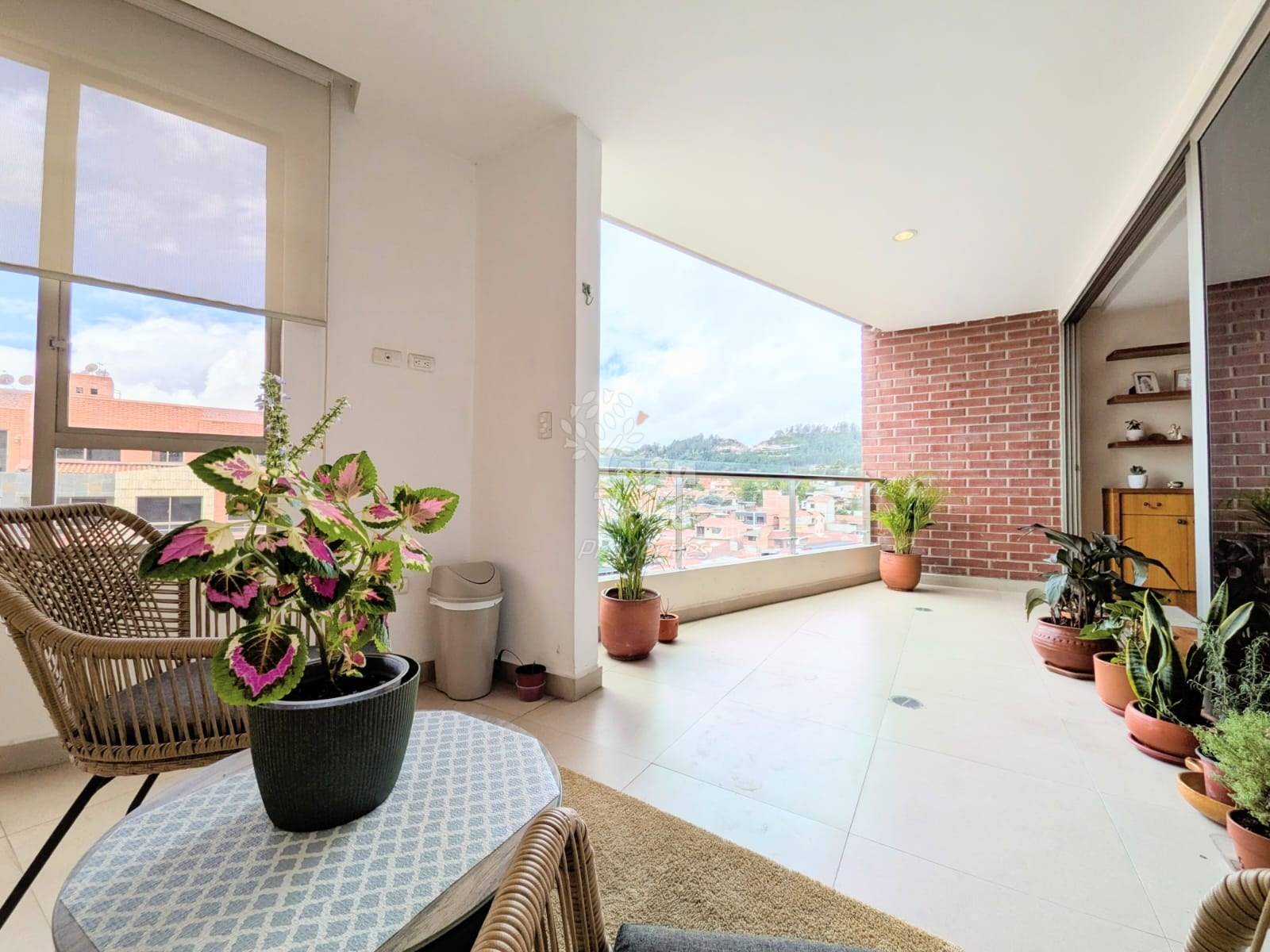Spacious 3-Bedroom Apartment in Remigio Crespo