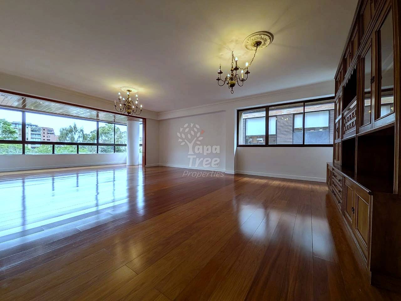 Spacious 3-Bedroom Apartment in the heart of Ordoñez lasso
