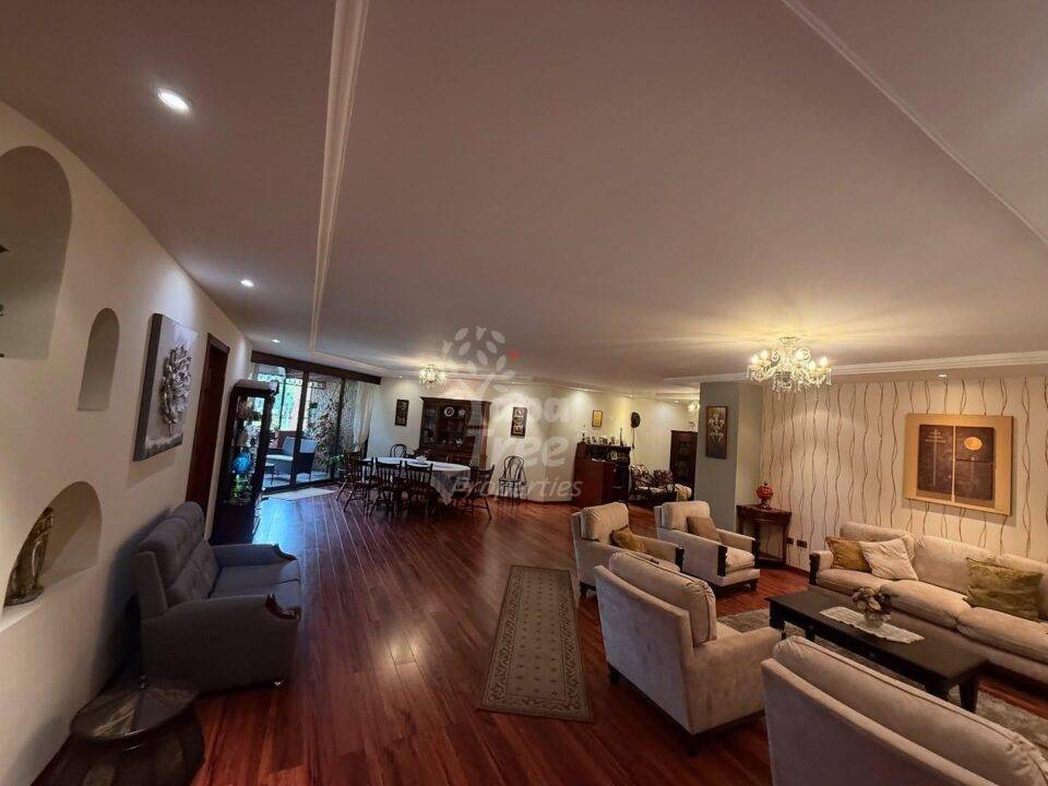 Spacious 3-Bedroom Apartment with Stunning Terrace Overlooking Río Tomebamba