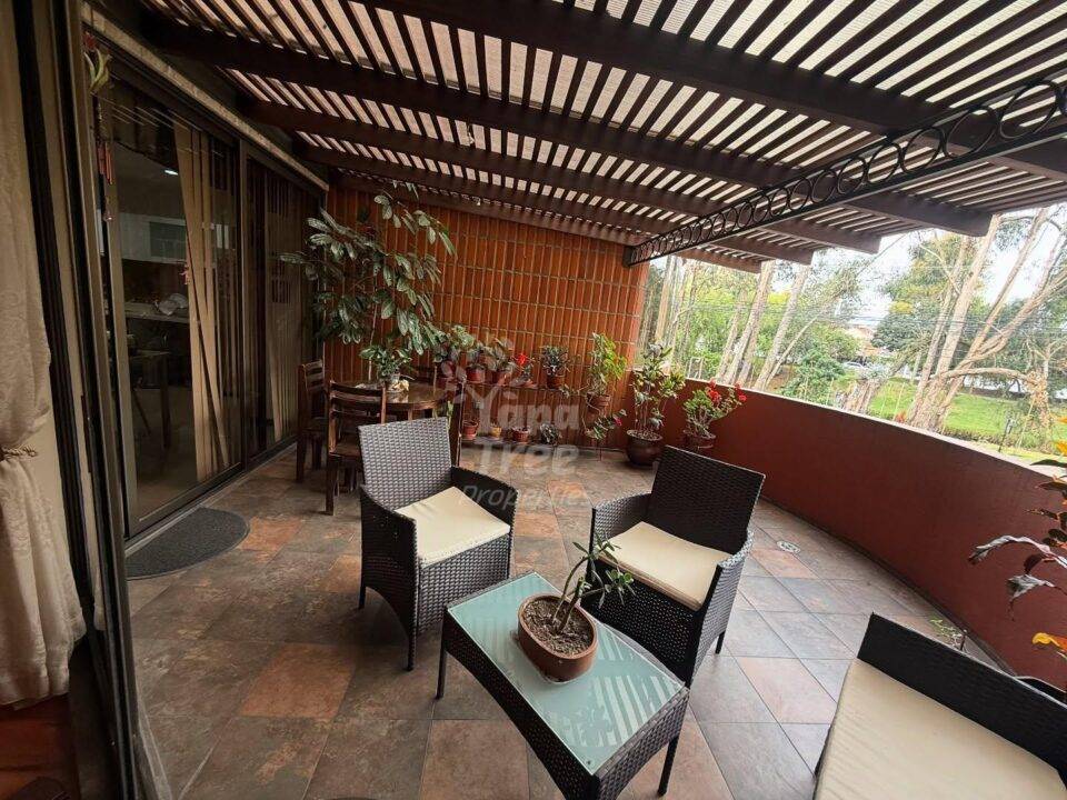 Spacious 3-Bedroom Apartment with Stunning Terrace Overlooking Río Tomebamba