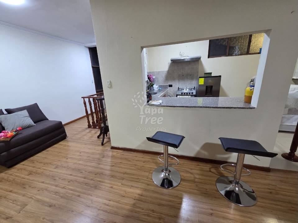 Spacious 3-Bedroom Fully Furnished Apartment on Calle Tarqui
