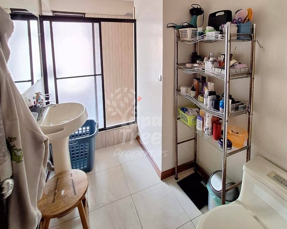 Spacious 3-Bedroom Home in Prime Remigio Crespo Location with Multiple Living Areas