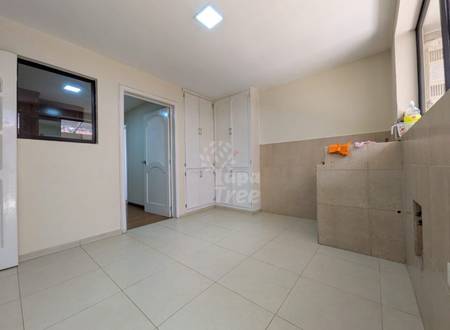 Spacious 3-Bedroom House with Livable Third-Floor Space in a Tranquil Setting