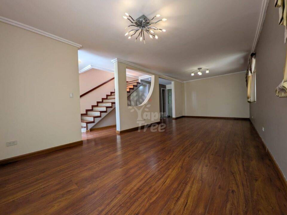 Spacious 3-Bedroom House with Livable Third-Floor Space in a Tranquil Setting