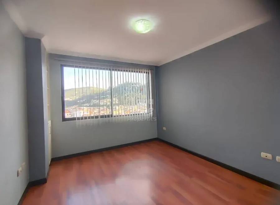 Spacious 4-Bedroom Apartment with Gym Access in Primero del Mayo