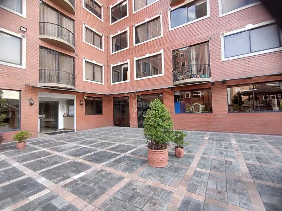Spacious 4-Bedroom Apartment with Gym Access in Primero del Mayo