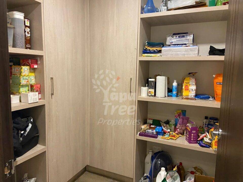 Spacious 4-Bedroom Apartment with Prime Location near Tomebamba River