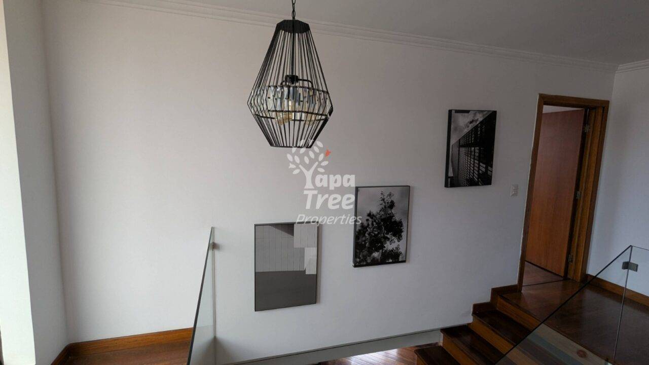Spacious 4-Bedroom Duplex Apartment with Stunning City Views and L-Shaped Terrace in Central Cuenca
