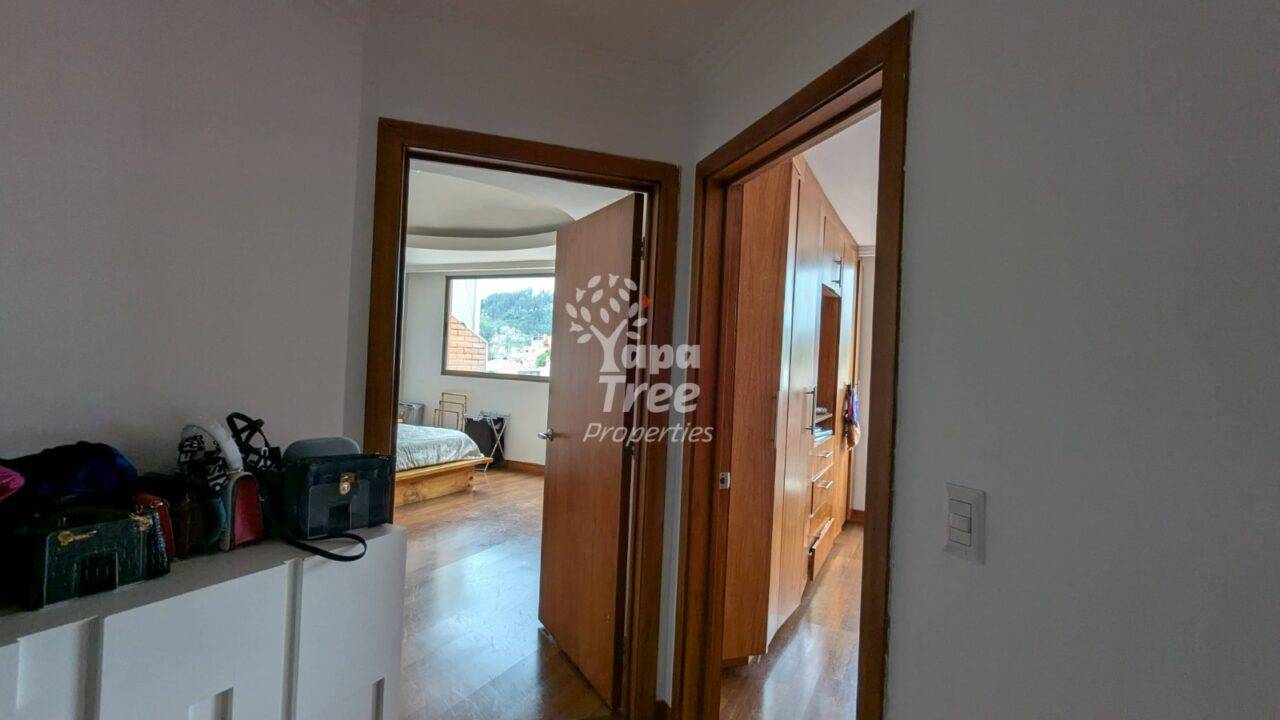 Spacious 4-Bedroom Duplex Apartment with Stunning City Views and L-Shaped Terrace in Central Cuenca