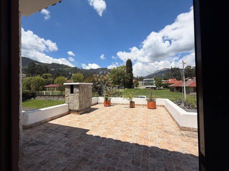 Spacious 5-Bedroom Home with Independent Suite in Exclusive San Joaquín Gated Community