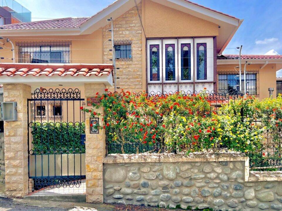 Spacious 4 BDR Traditional Cuenca Home with Garden in Todos Santos
