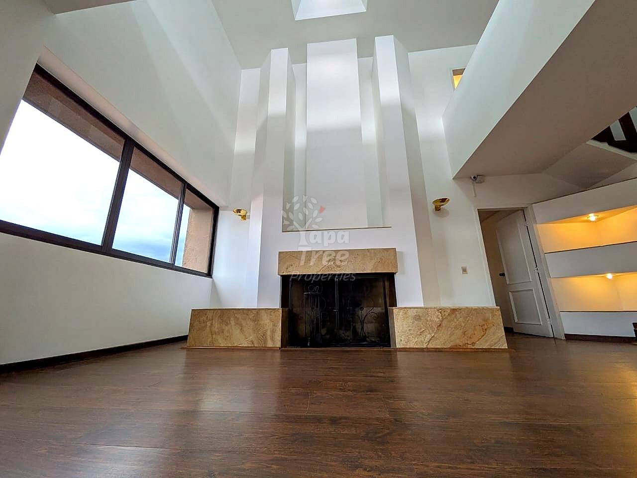 Spacious Duplex with 3 Terraces & Panoramic Views at Ordoñez Lasso