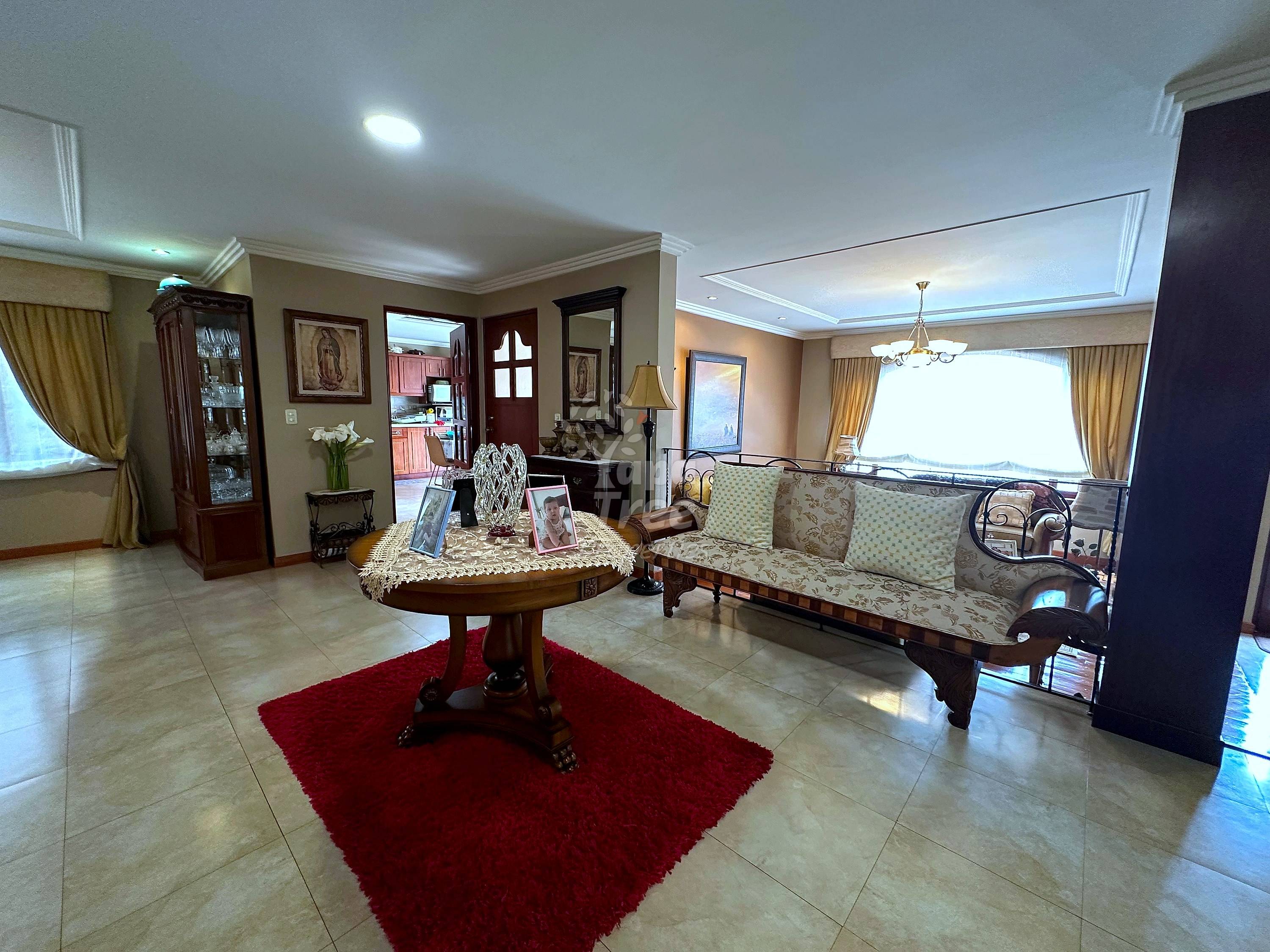 Spacious house in prime location