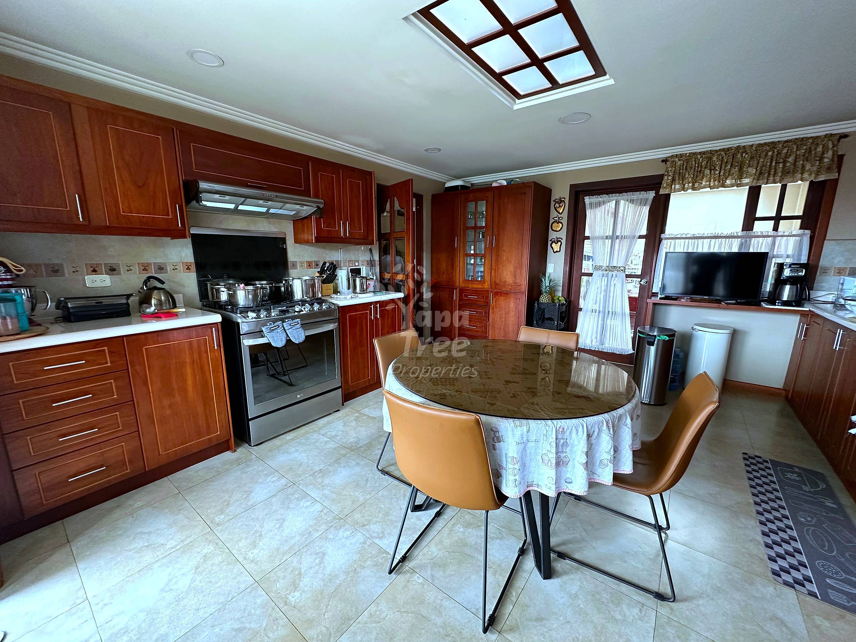 Spacious house in prime location