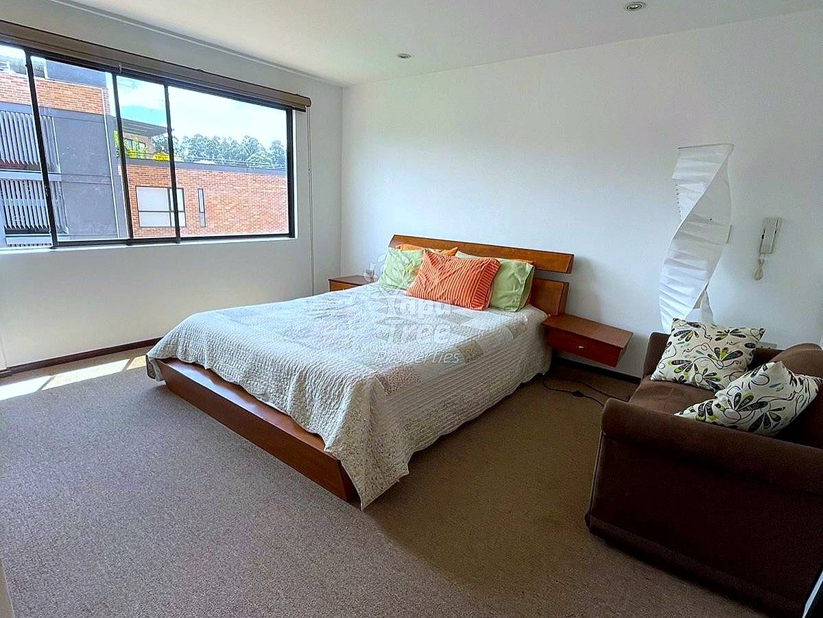 Spacious Turnkey 2BDRM Apartment near the City Center