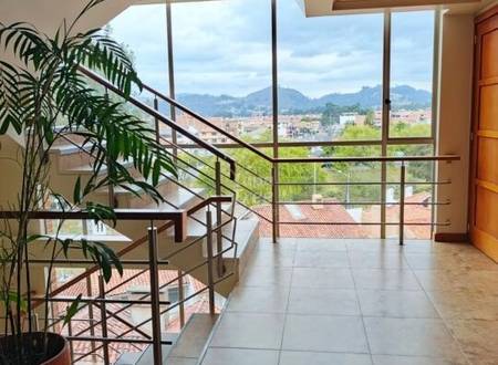 Stunning 2-Bedroom Apartment with Mountain Views in Los Colibríes, Cuenca