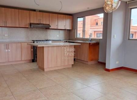 Stunning 2-Bedroom Apartment with Mountain Views in Los Colibríes, Cuenca