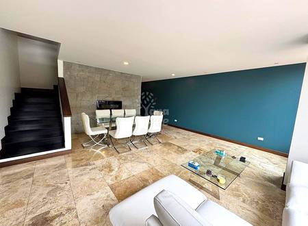Impresionante penthouse de 2 niveles con vistas panorámicas de Turi y jacuzzi