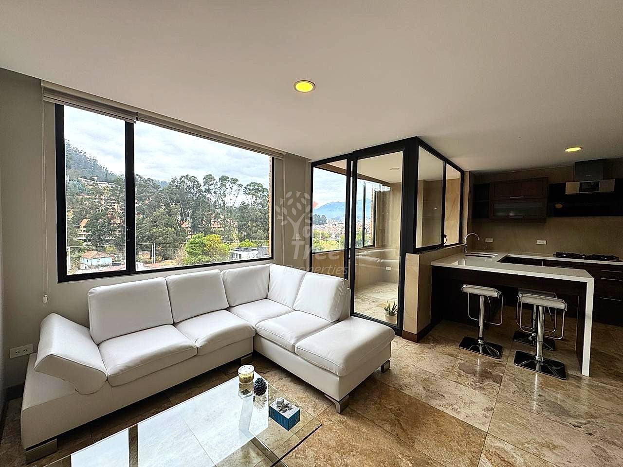 Stunning 2-Level Penthouse with Panoramic Views of Turi & Jacuzzi