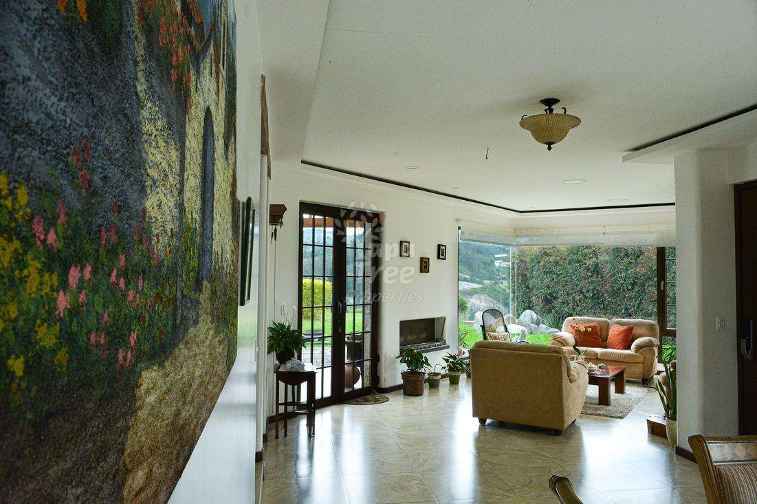 Stunning 4BDR Home in Exclusive Hacienda El Alamo